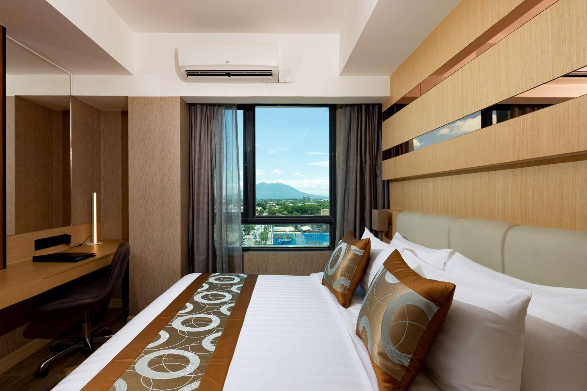 Best Western Plus Metro Clark Анхелес Екстер'єр фото