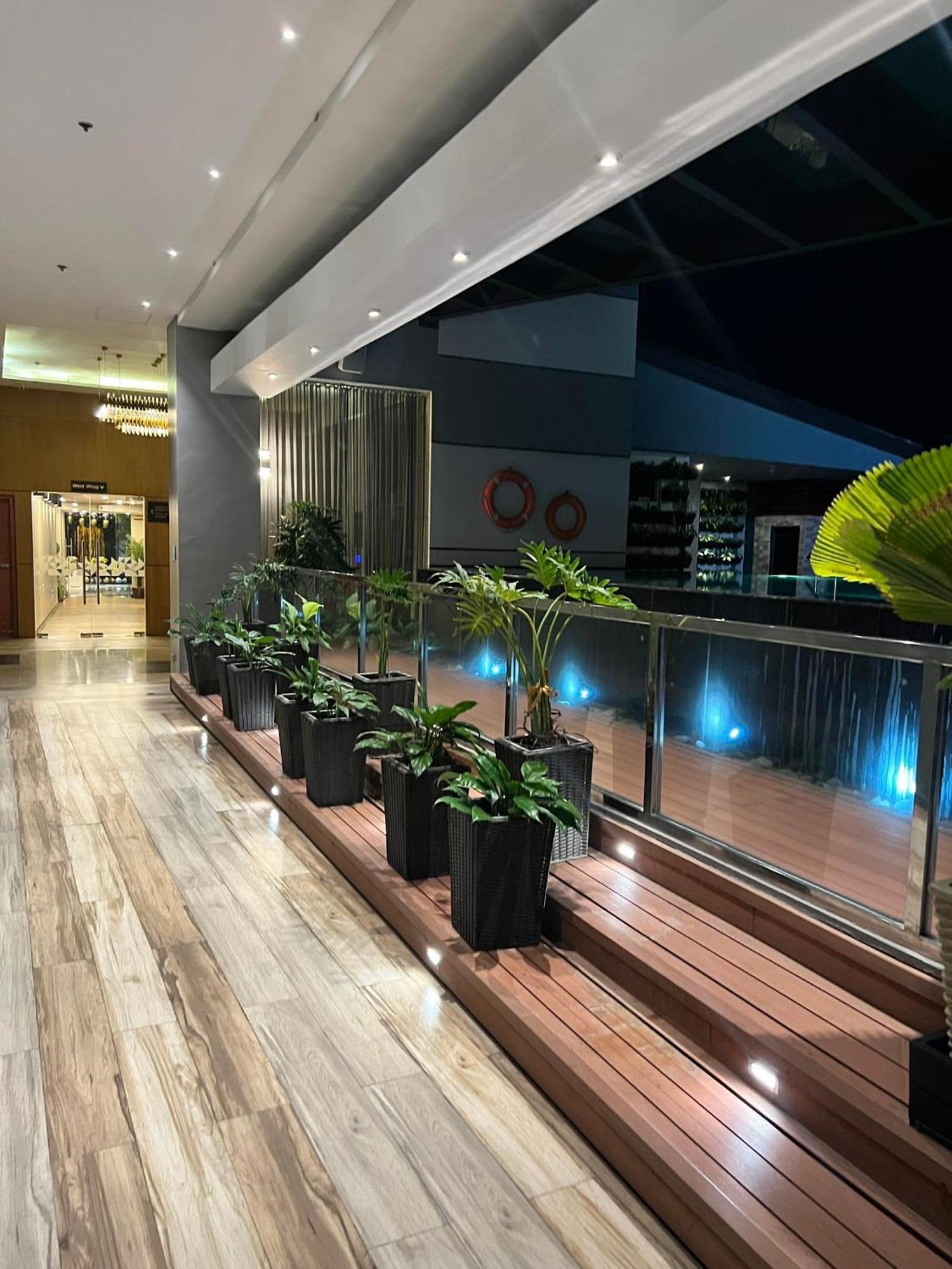 Best Western Plus Metro Clark Анхелес Екстер'єр фото